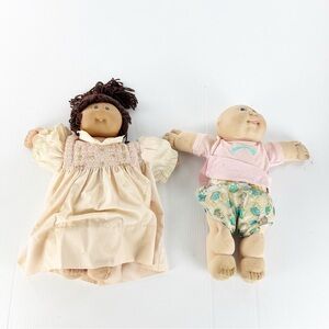 Vintage Set of 2 Cabbage Patch Kids Dolls Action Figures AS IS